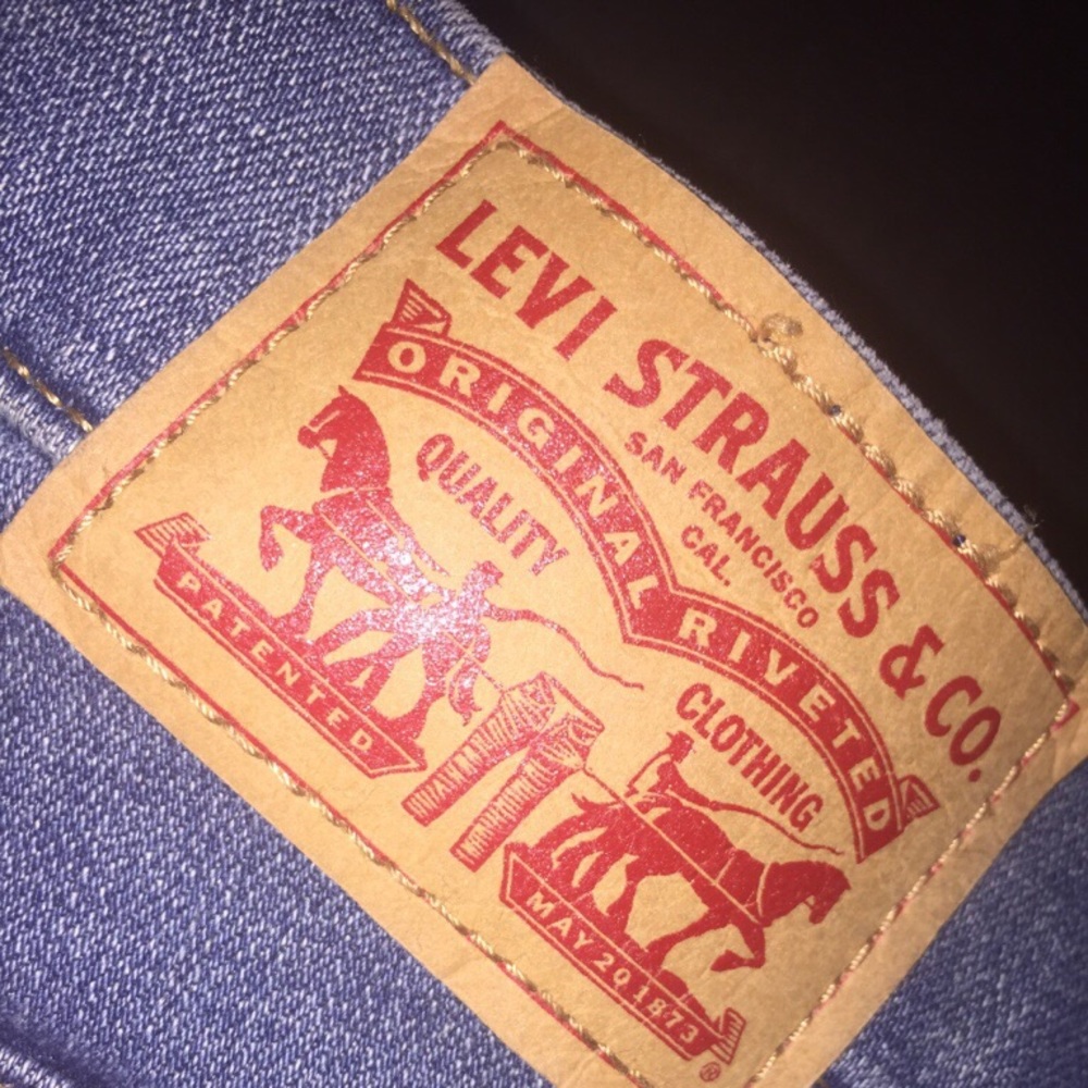 women’s levi’s